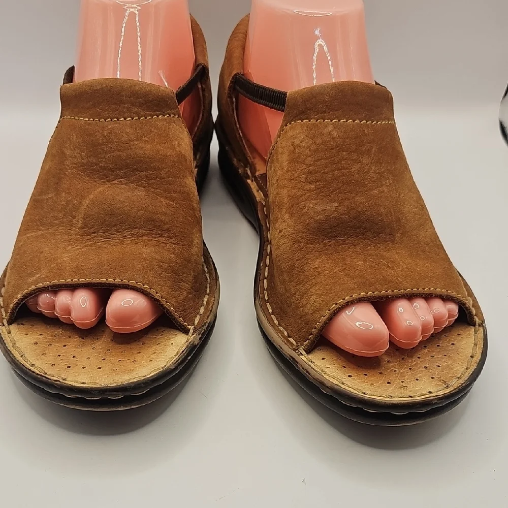 Born Women Brown Leather  Open Toe Sandals Size 9D